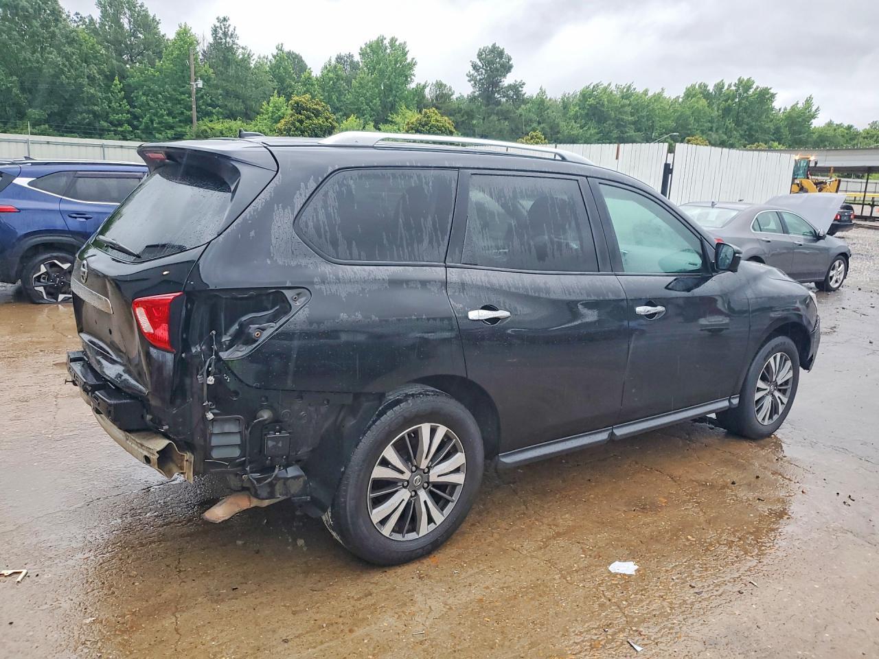 2017 Nissan Pathfinder Sl - Image 3
