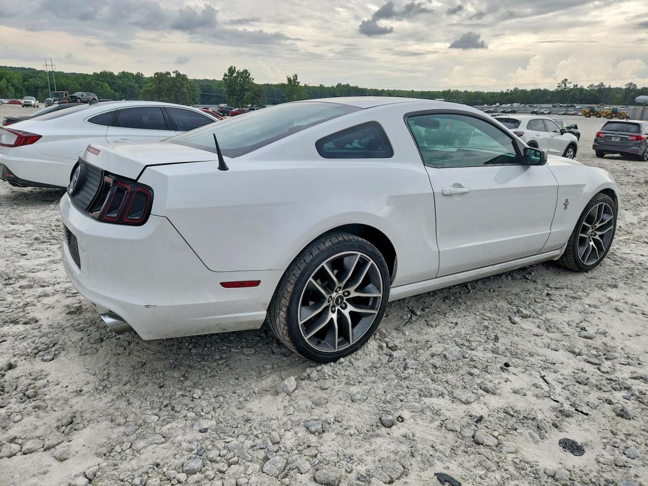 2014 Ford Mustang - Фото 3
