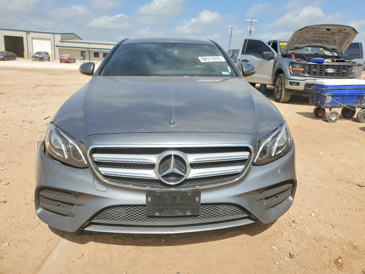 2017 Mercedes-Benz E 300 - Фото 5