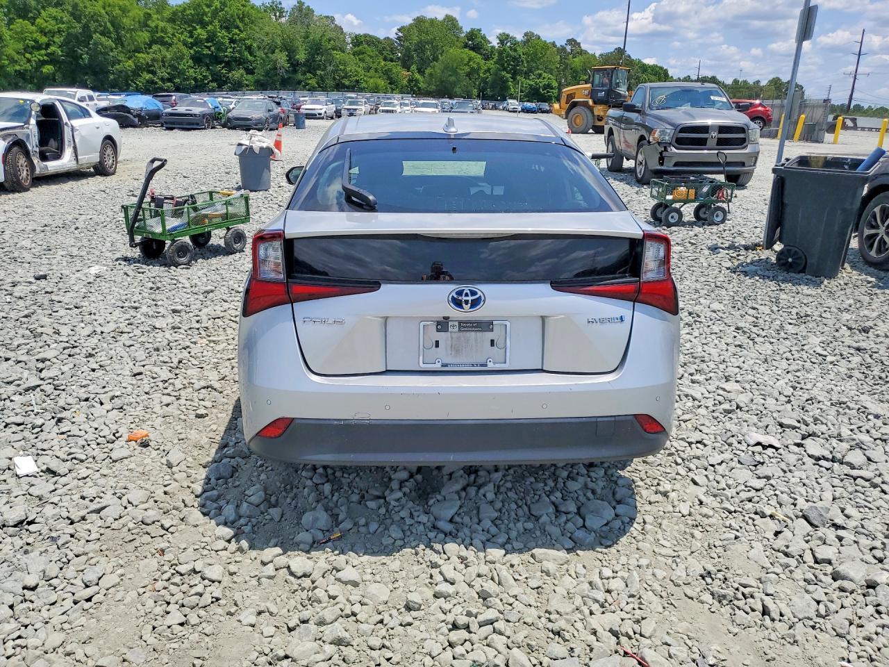 2021 Toyota Prius Le - Фото 6