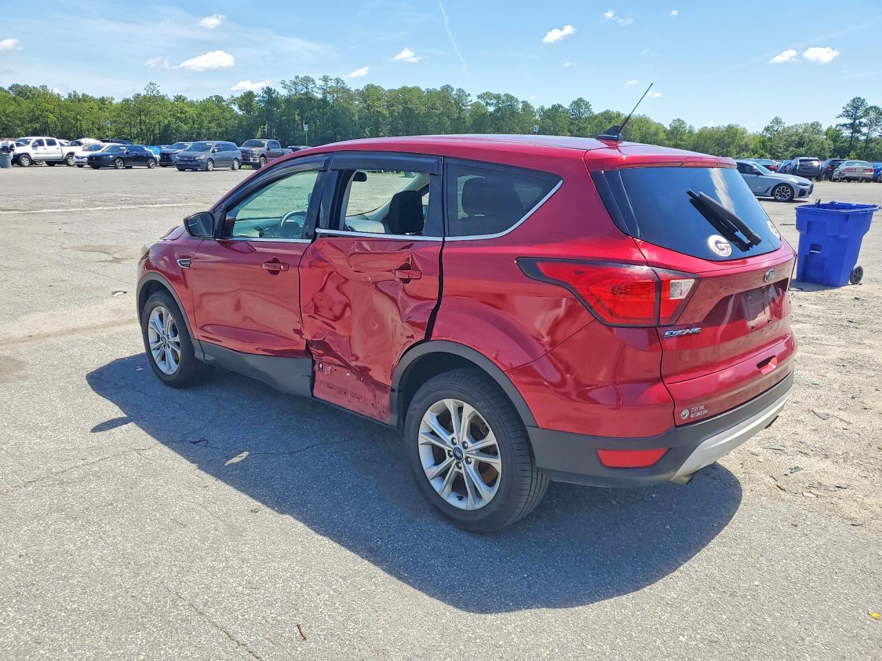 2019 Ford Escape Se - Фото 2