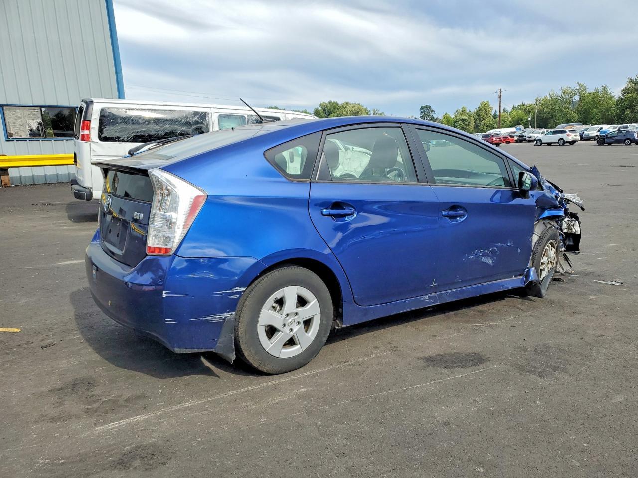 2011 Toyota Prius Four - Фото 3