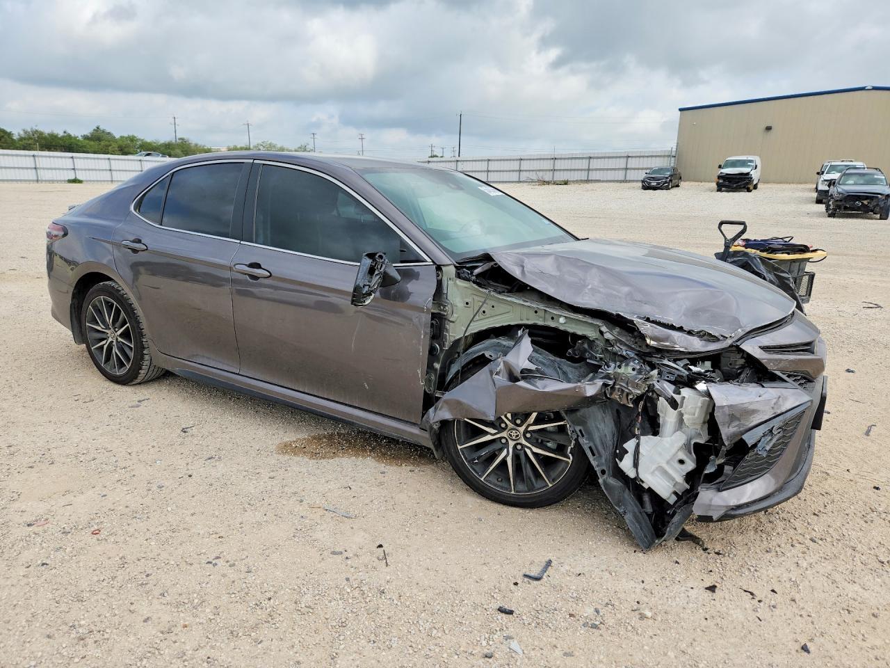 2024 Toyota Camry Se - Фото 4