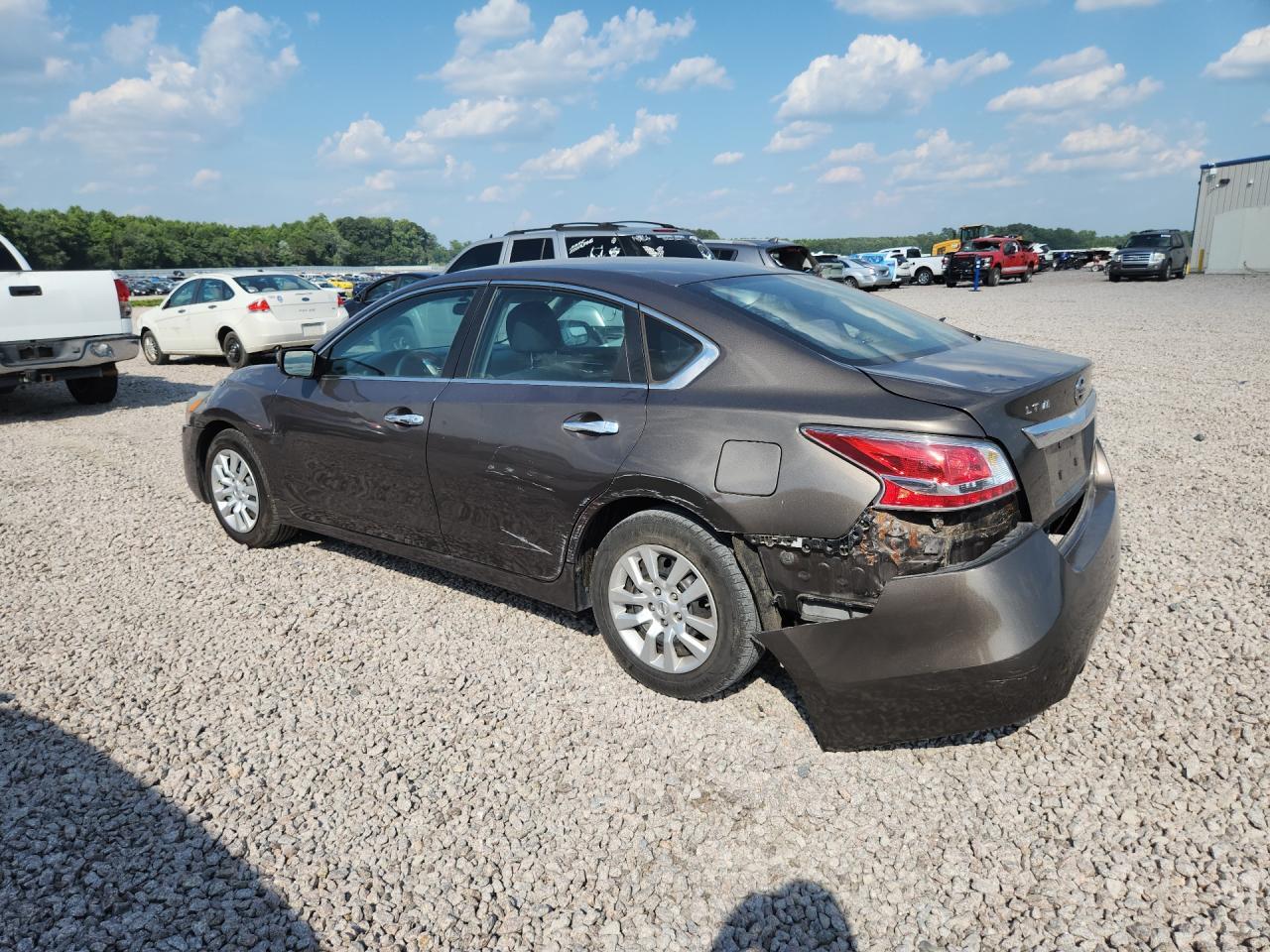 2015 Nissan Altima 2.5 S - Фото 2