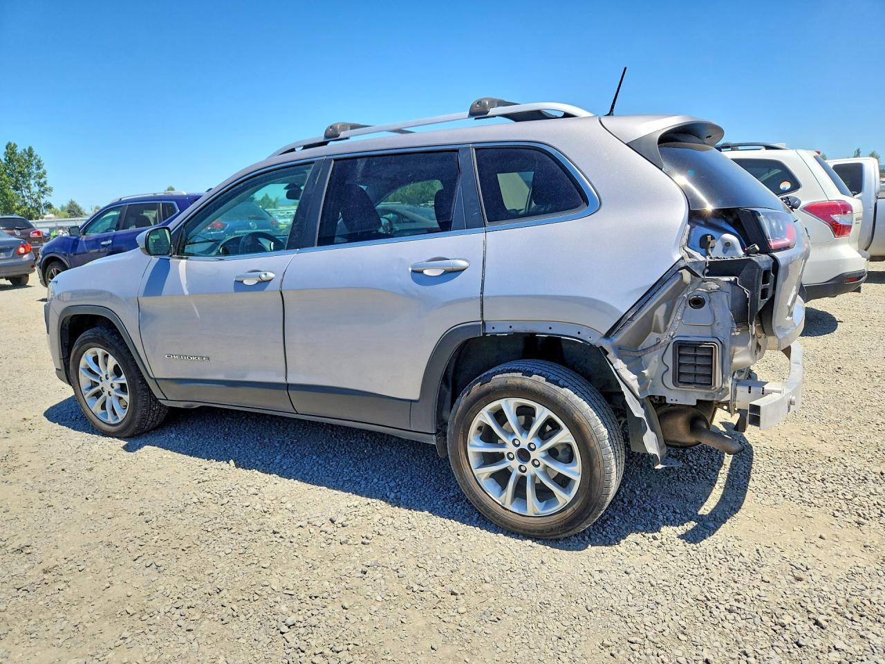 2019 Jeep Cherokee Latitude - Image 2