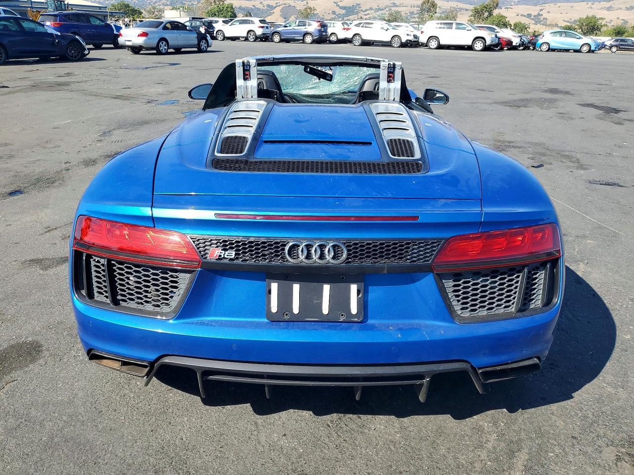 2017 Audi R8 Spyder - Фото 6