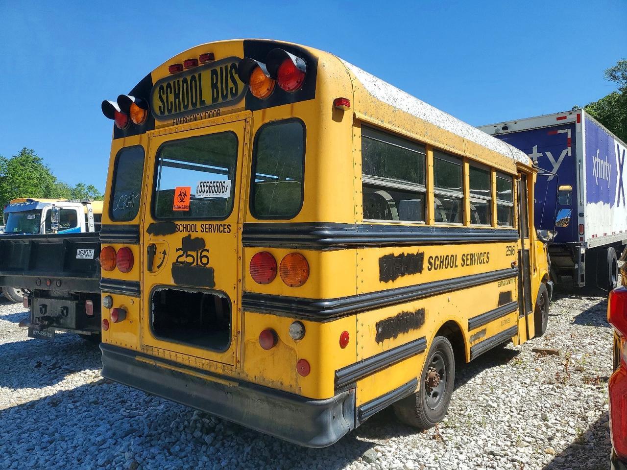 2004 GMC Savana Cutaway G3500 - Фото 4