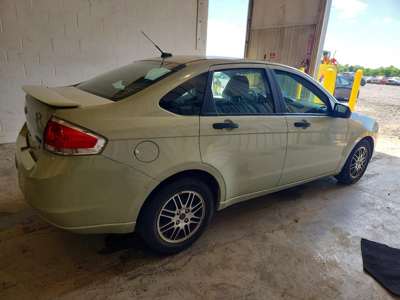 2010 Ford Focus Se - Фото 3