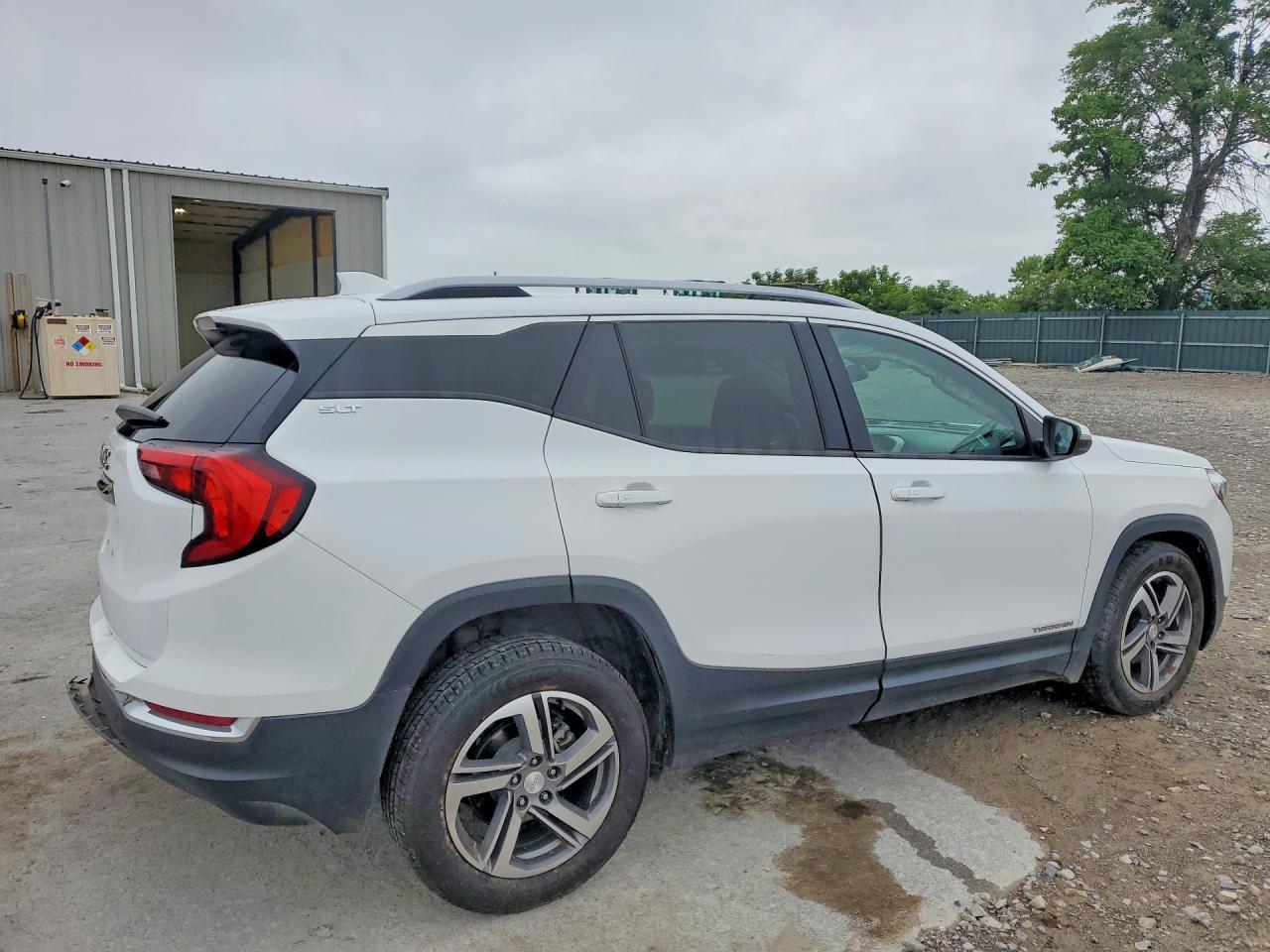 2021 GMC Terrain Slt - Image 3