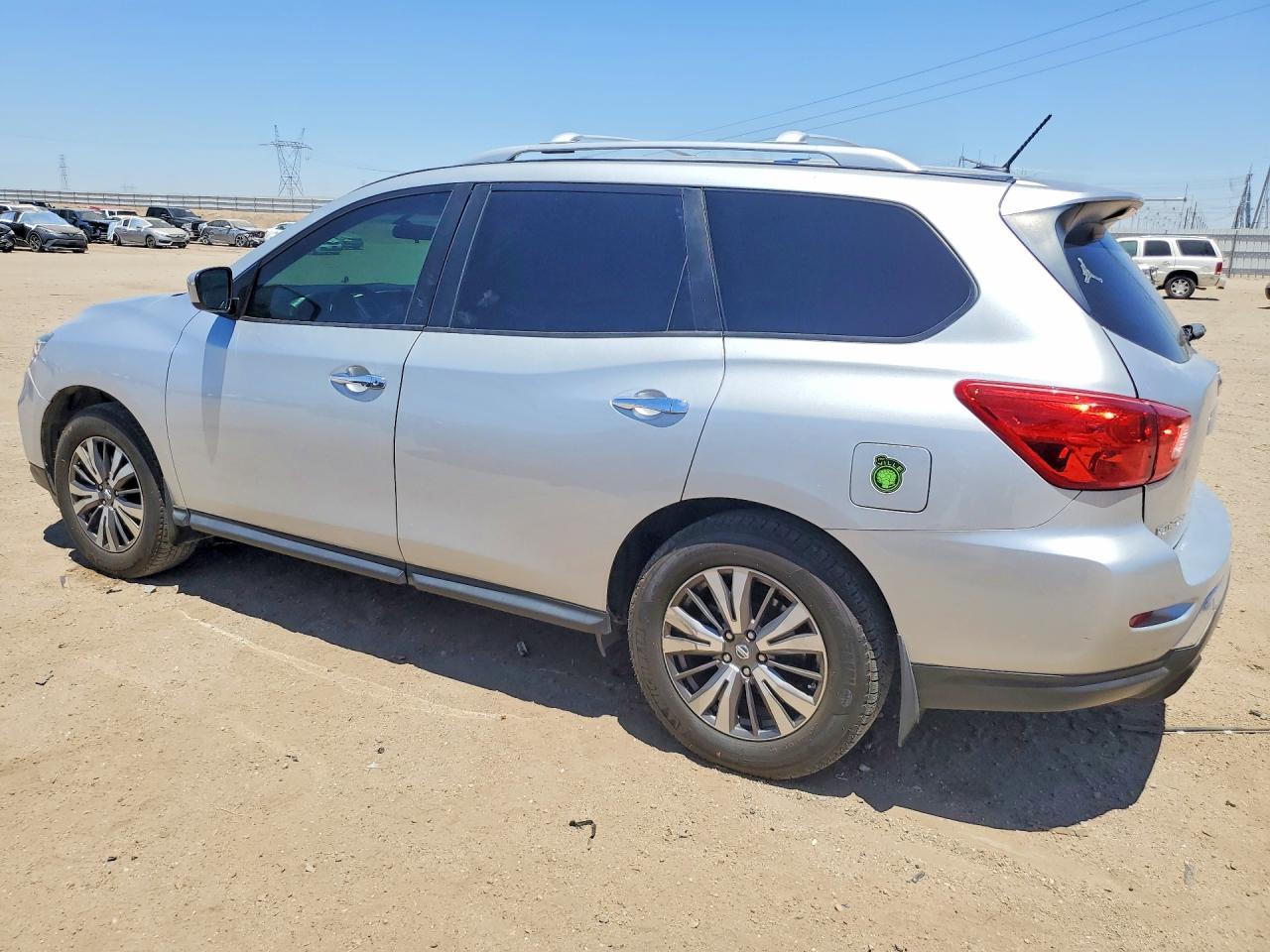 2017 Nissan Pathfinder S - Image 2