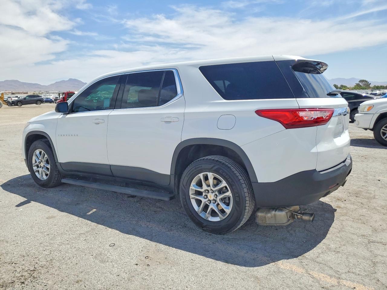 2021 Chevrolet Traverse Ls - Image 2