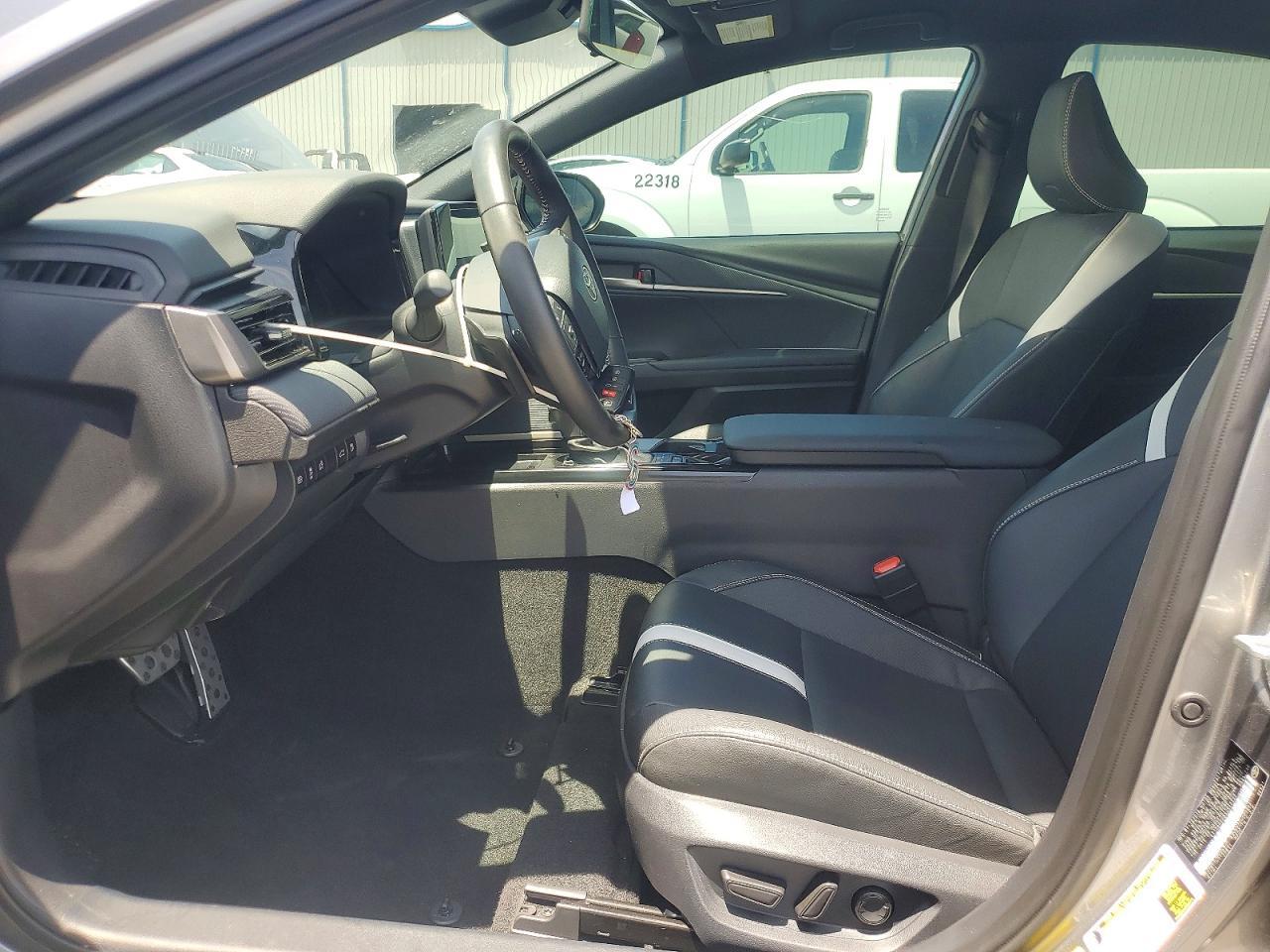 2025 Toyota Camry Se - Фото 7