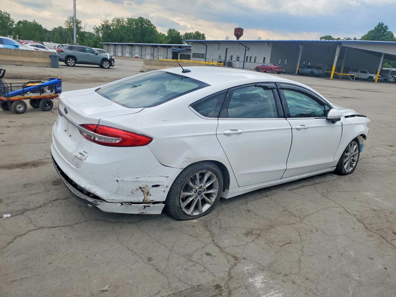 2017 Ford Fusion Se - Image 3