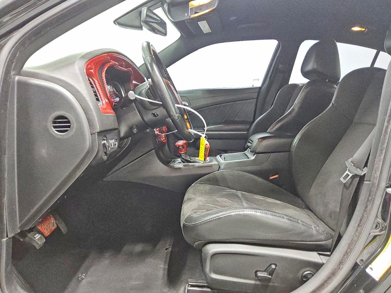 2019 Dodge Charger R - Image 7