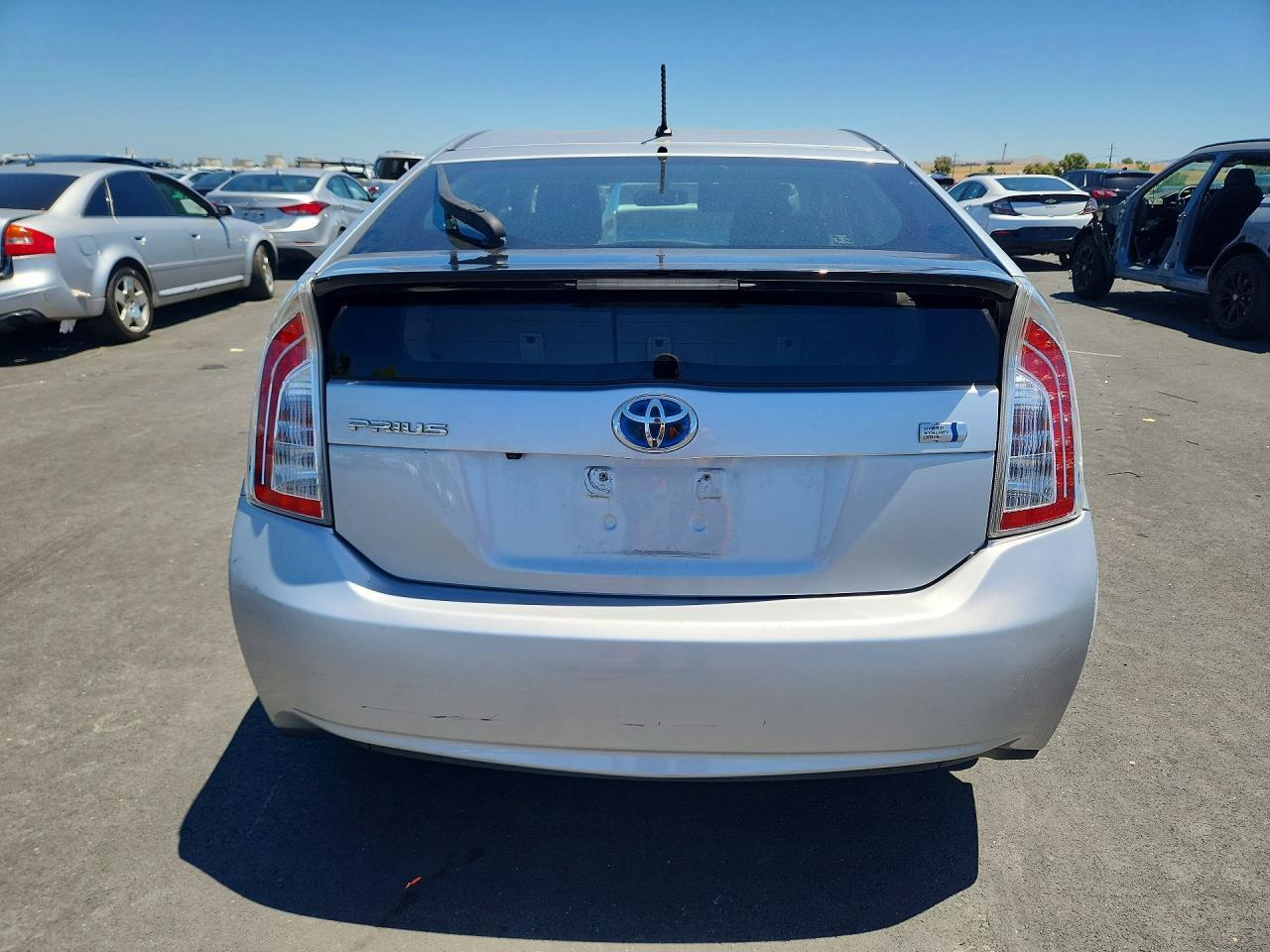 2015 Toyota Prius Two - Фото 6
