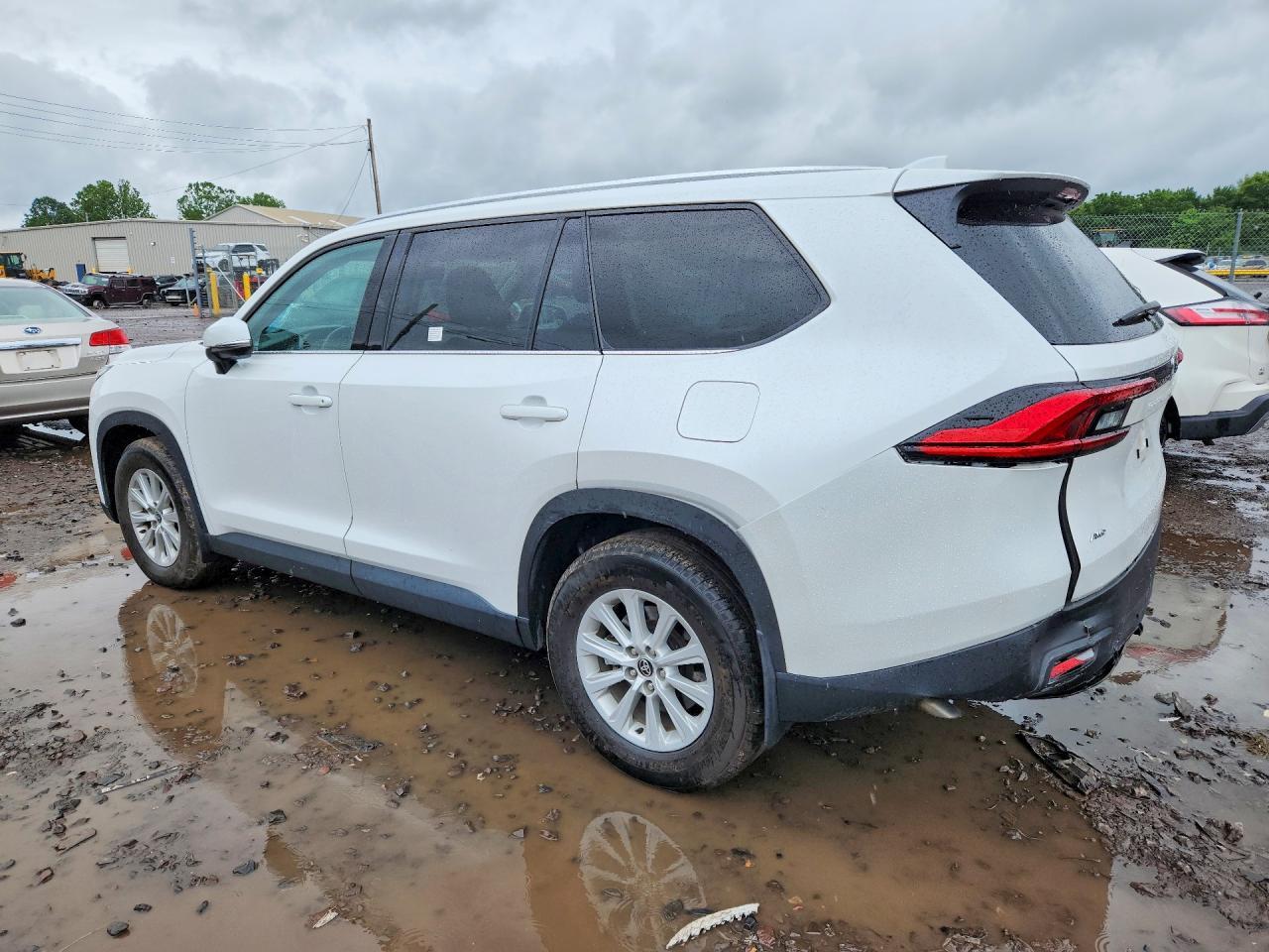 2024 Toyota Grand Highlander Xle - Image 2