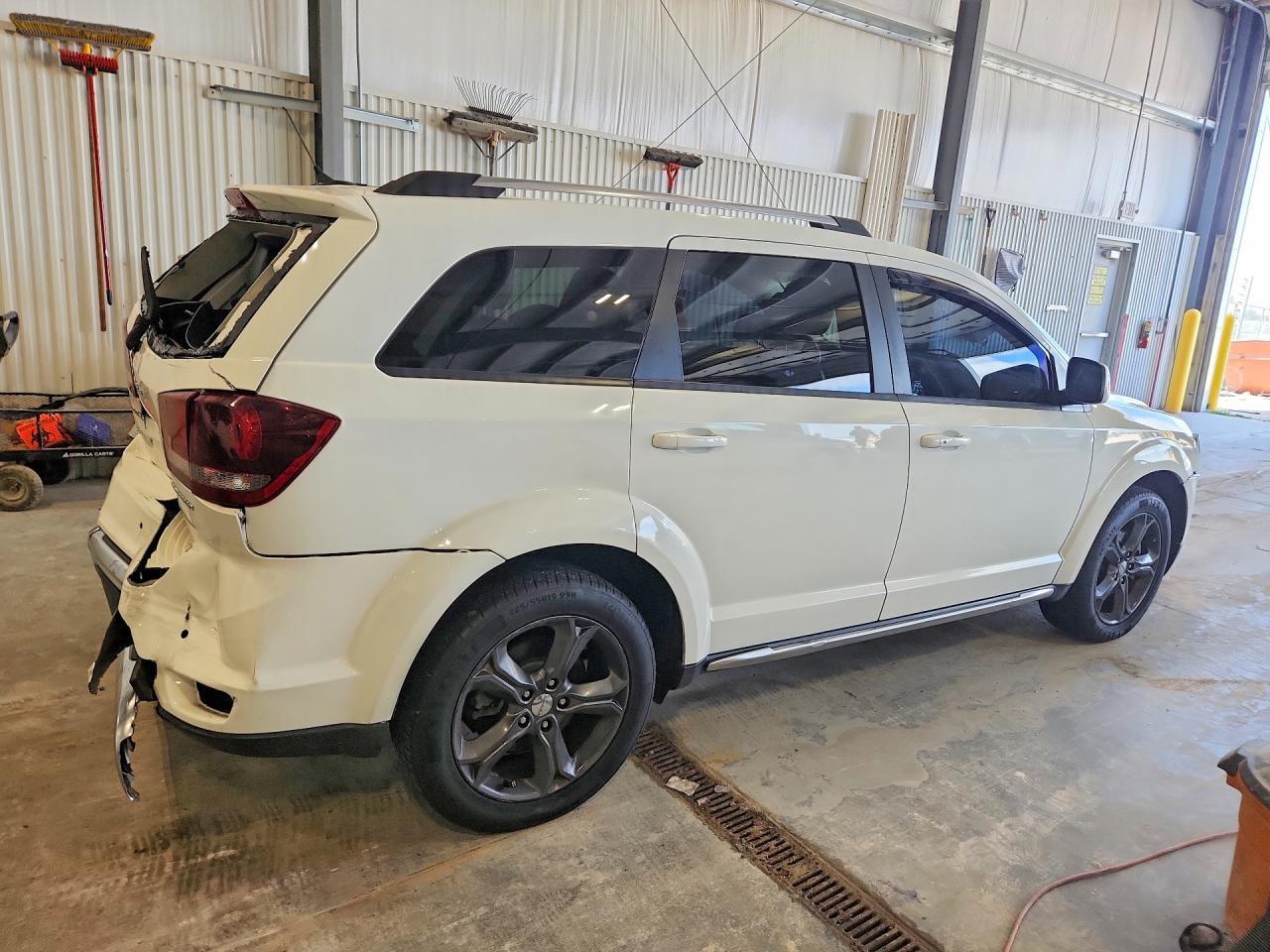 2015 Dodge Journey Crossroad - Image 3