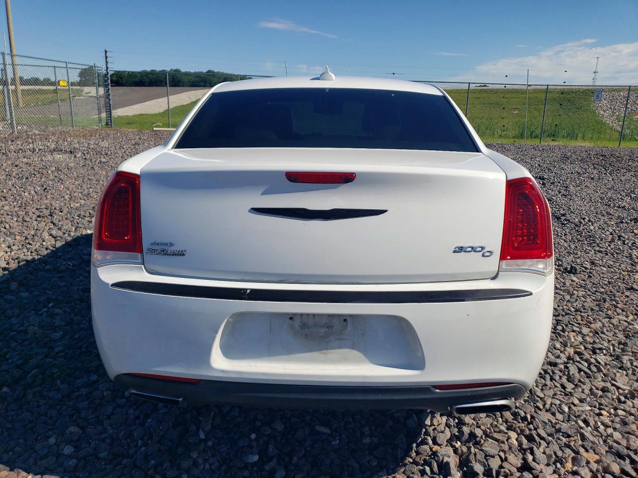 2016 Chrysler 300C - Фото 6