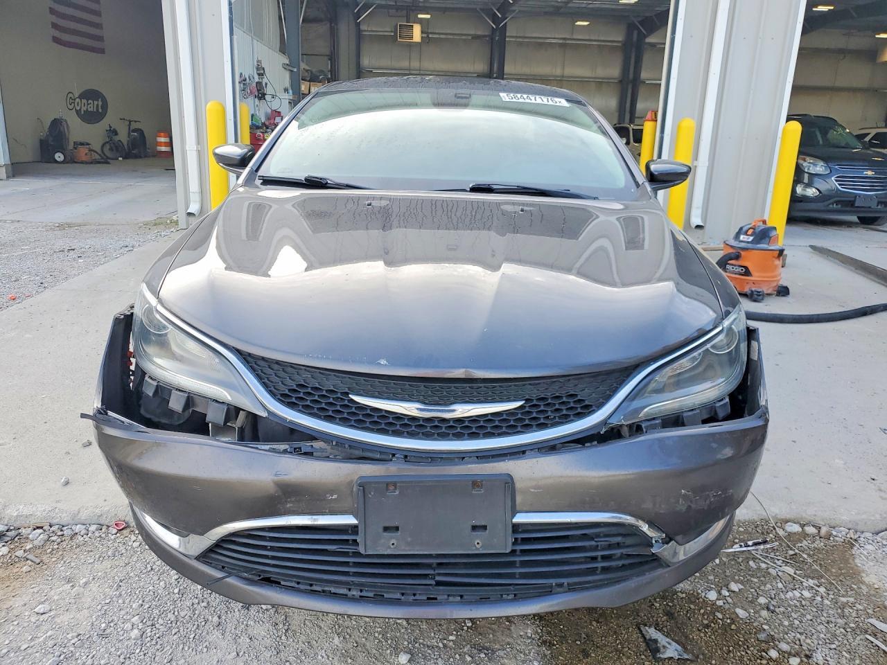 2017 Chrysler 200 Limited - Image 5