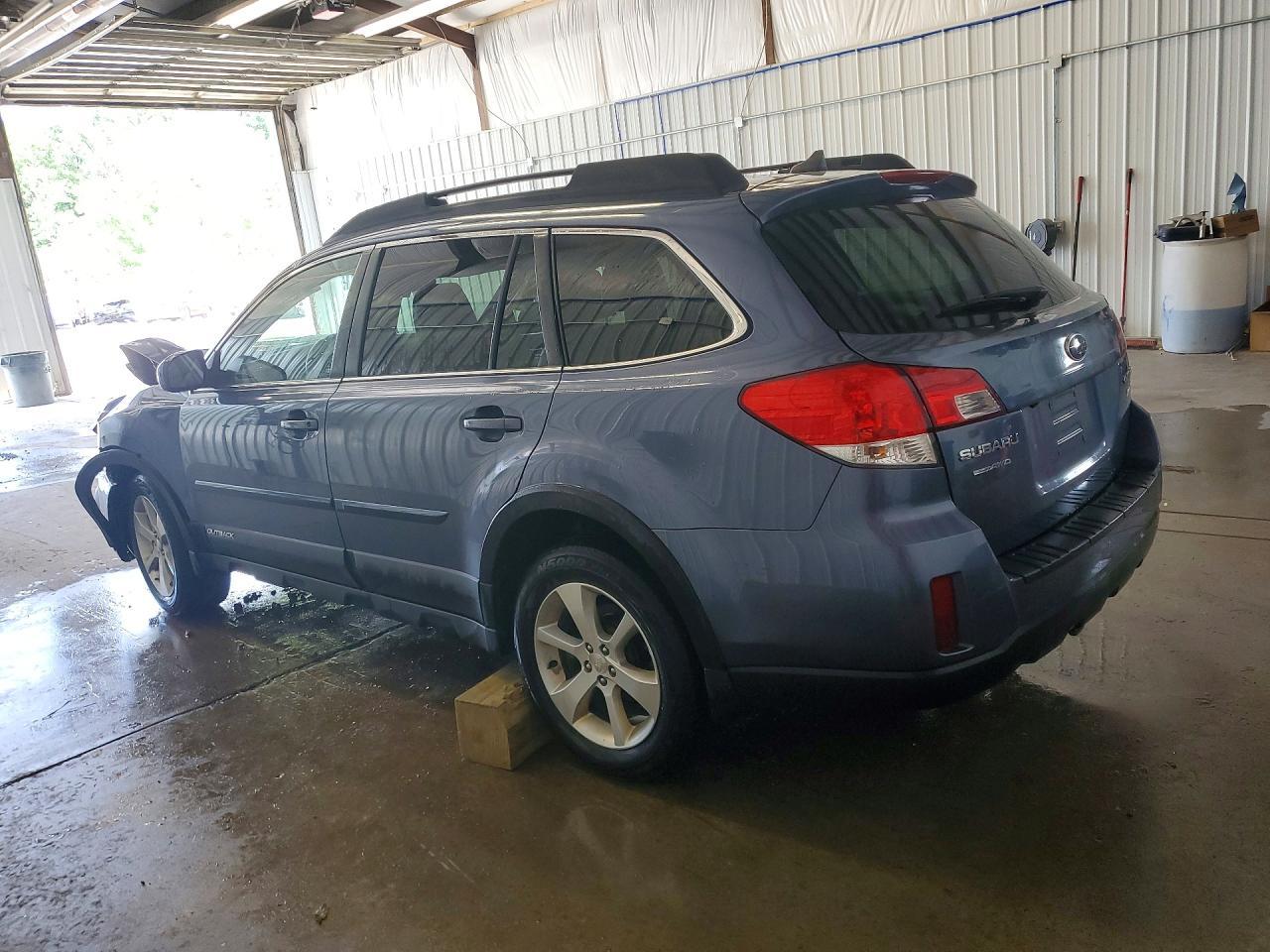 2014 Subaru Outback 2.5I Limited - Image 2