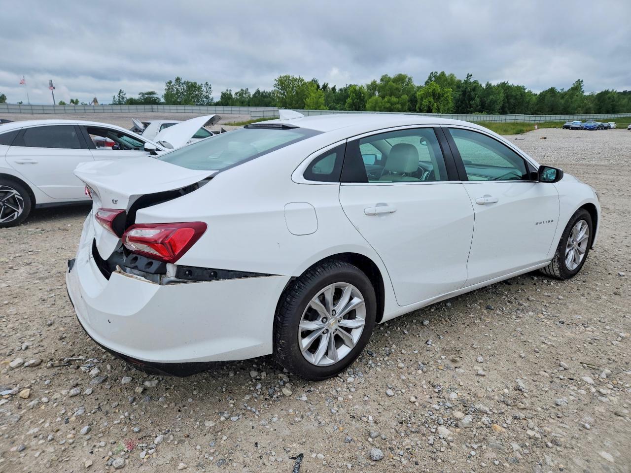 2020 Chevrolet Malibu Lt - Image 3