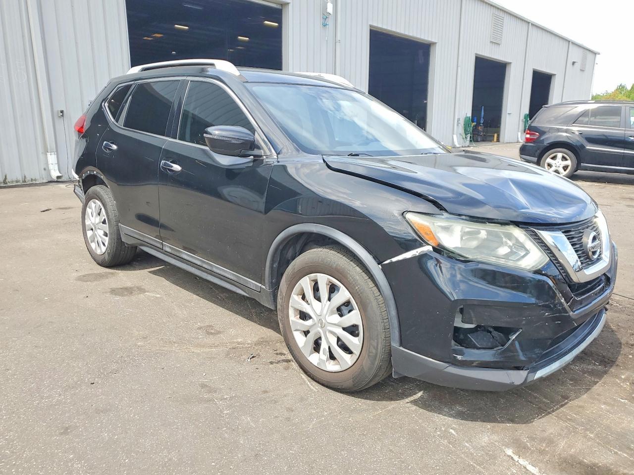2017 Nissan Rogue S - Фото 4