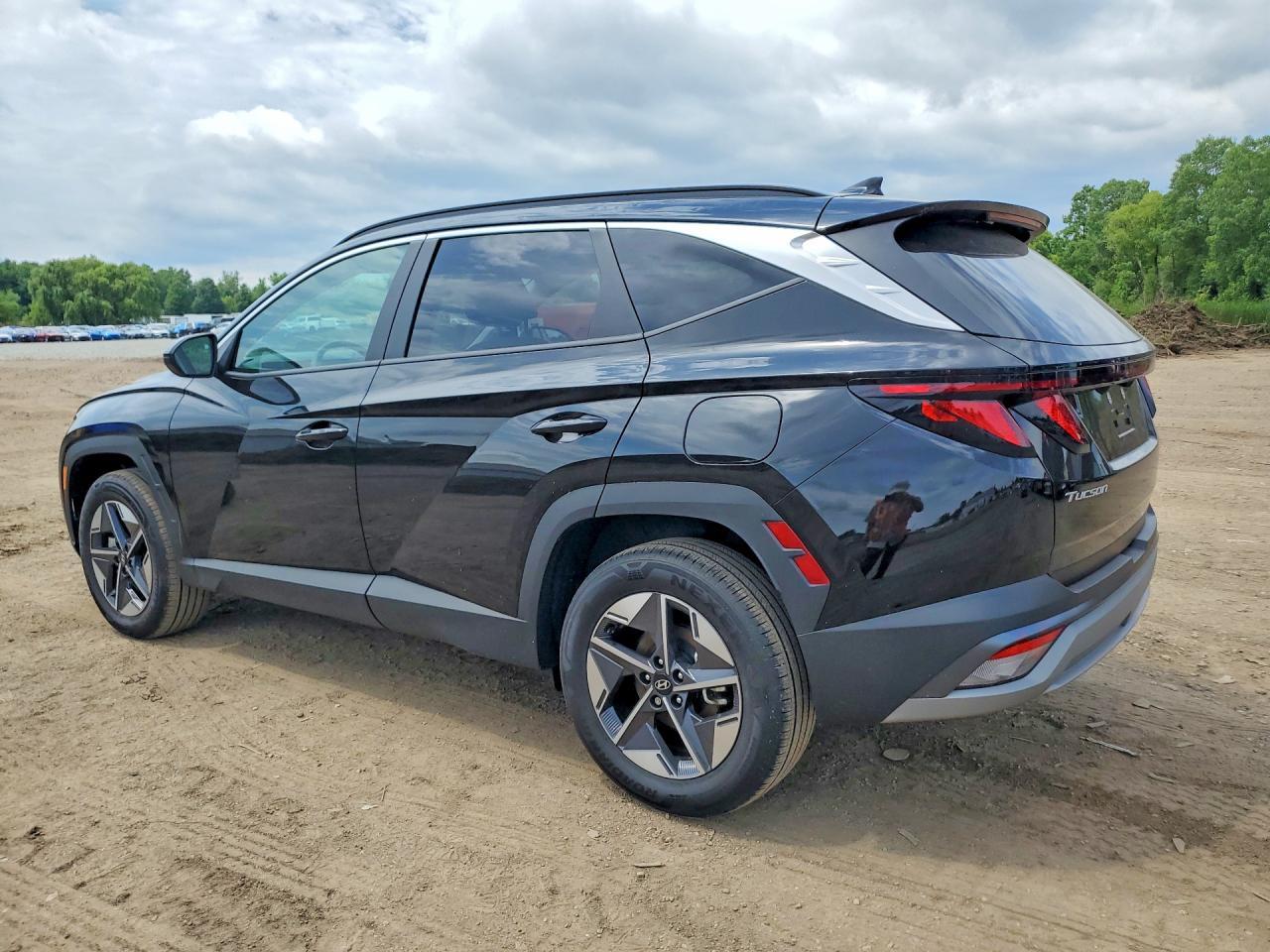 2025 Hyundai Tucson Sel - Image 2