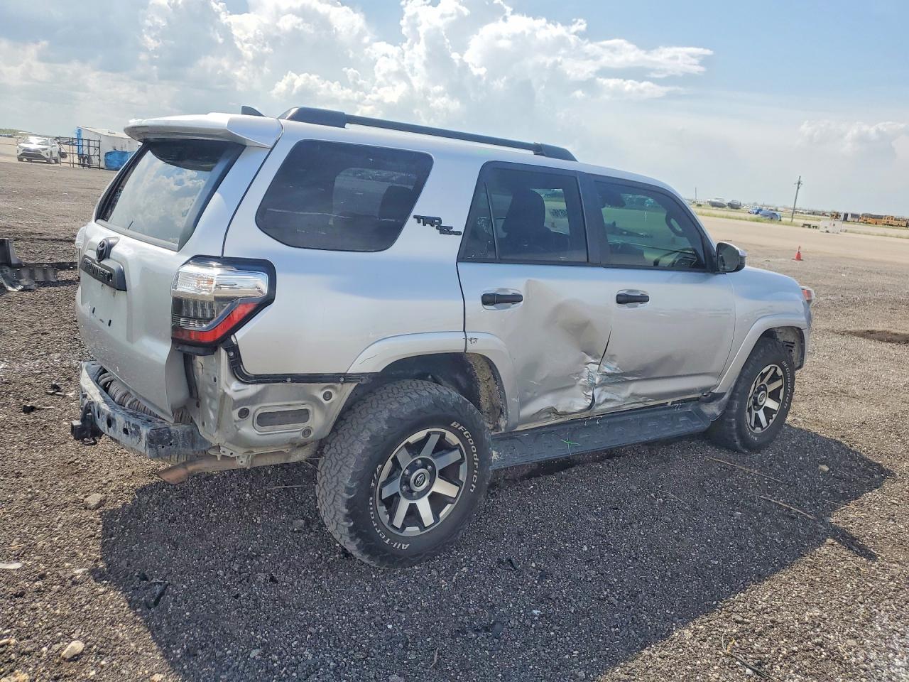 2020 Toyota 4Runner Trd Off-Road - Image 3