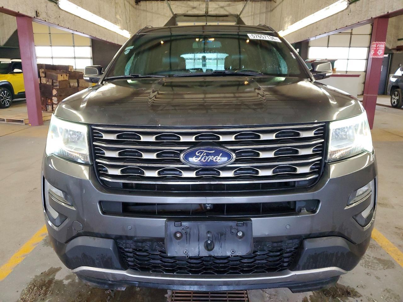 2017 Ford Explorer Limited - Image 5