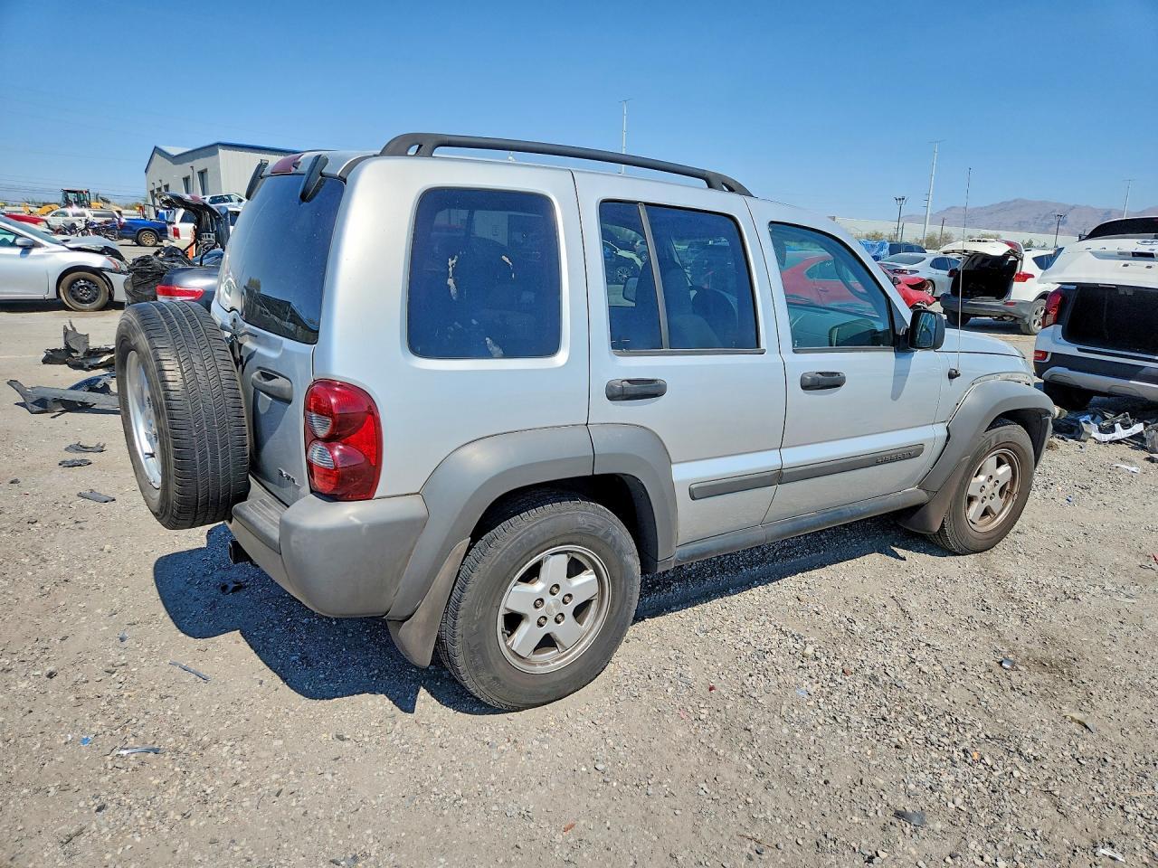 2005 Jeep Liberty Sport - Фото 3