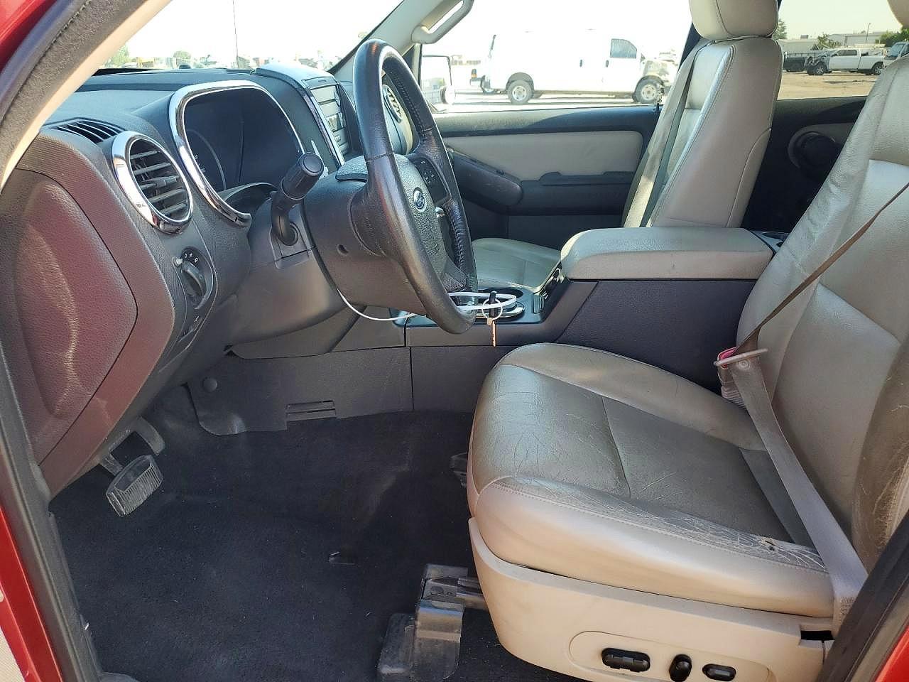2008 Ford Explorer - Image 7