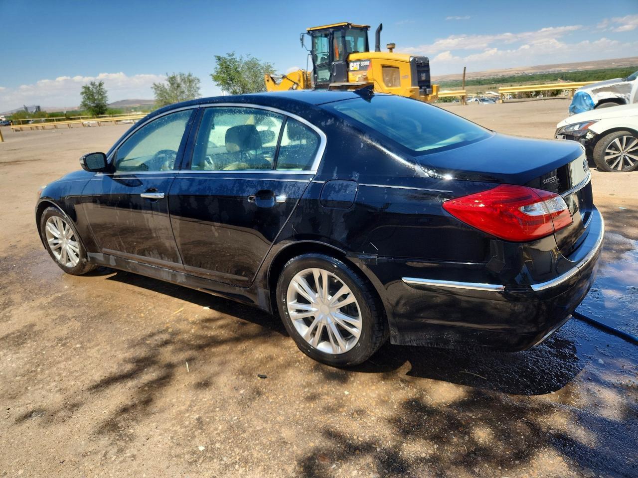 2013 Hyundai Genesis 3.8L - Фото 2