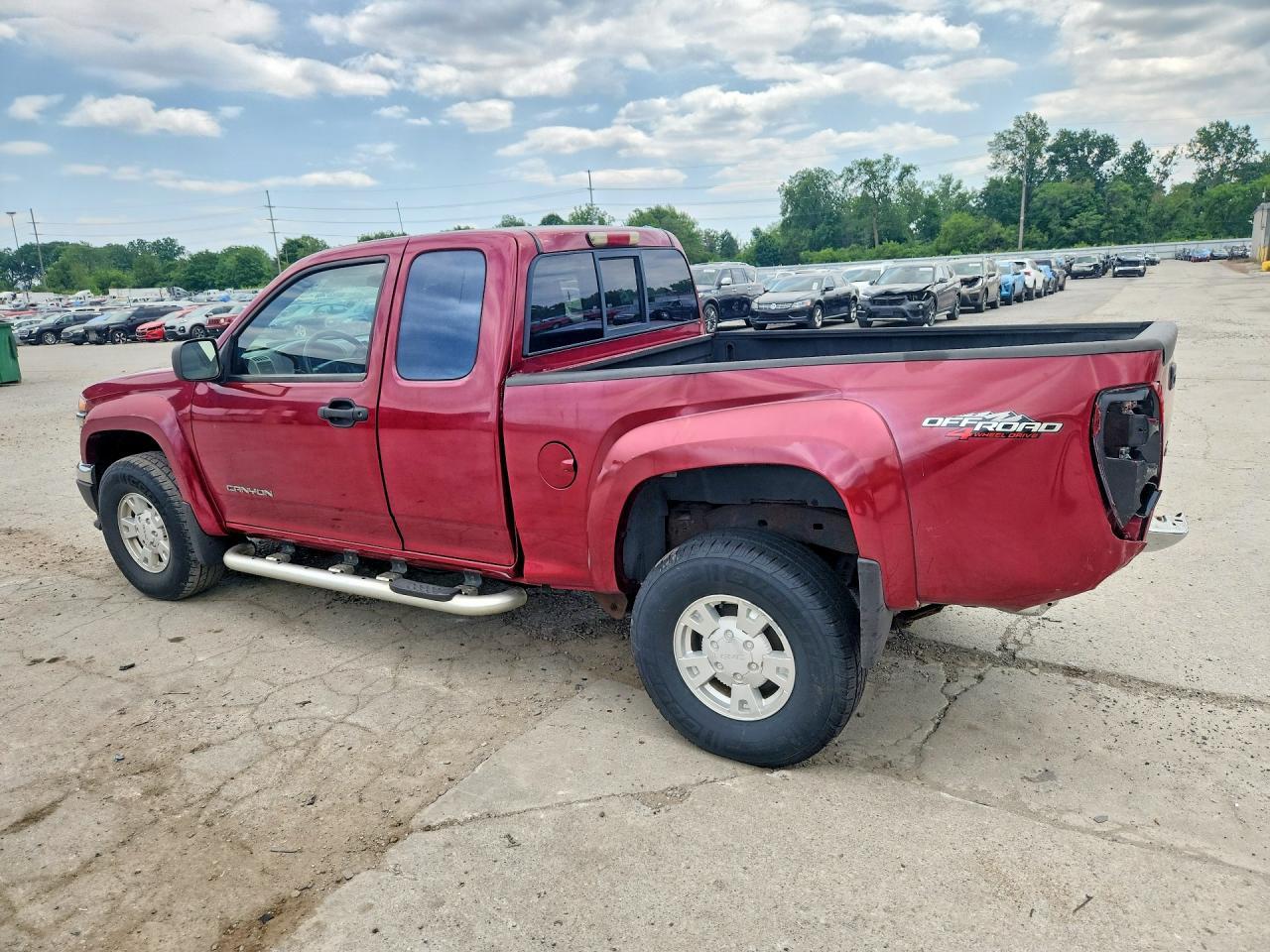 2004 GMC Canyon - Image 2