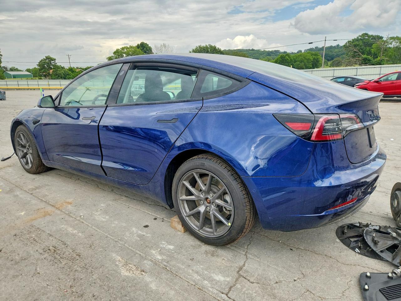 2021 Tesla Model 3 - Фото 2
