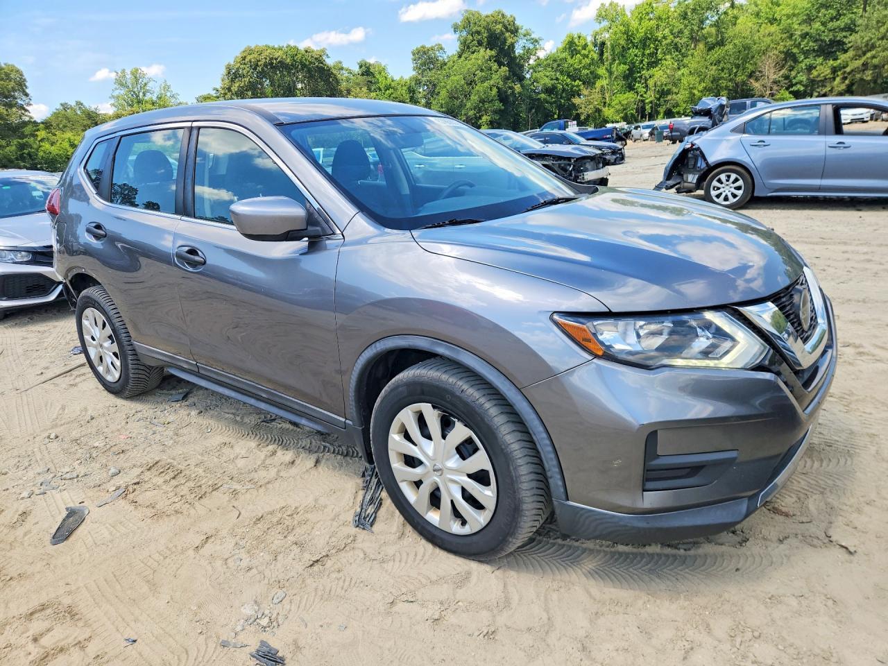 2018 Nissan Rogue S - Фото 4