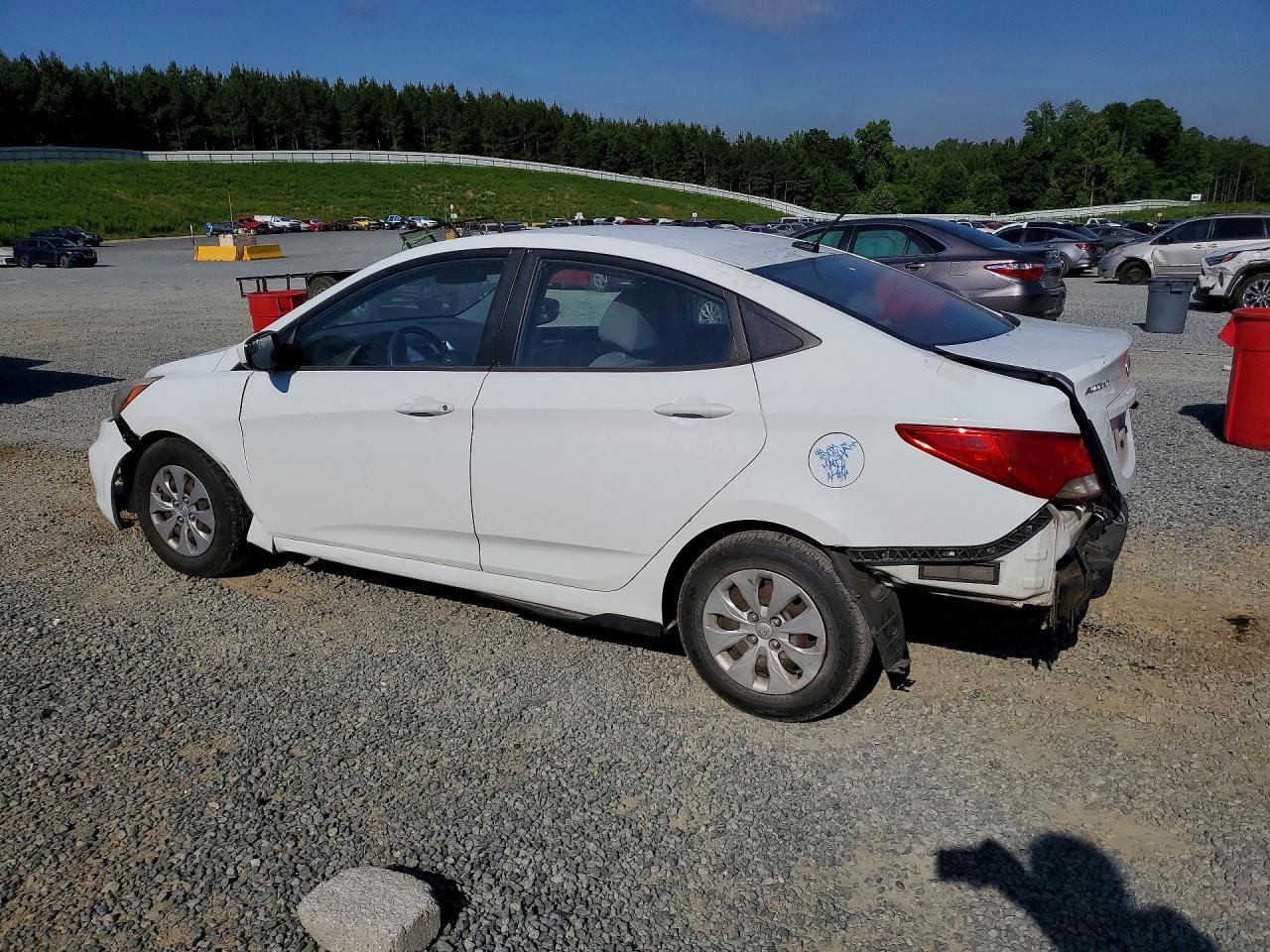 2015 Hyundai Accent Gls - Image 2