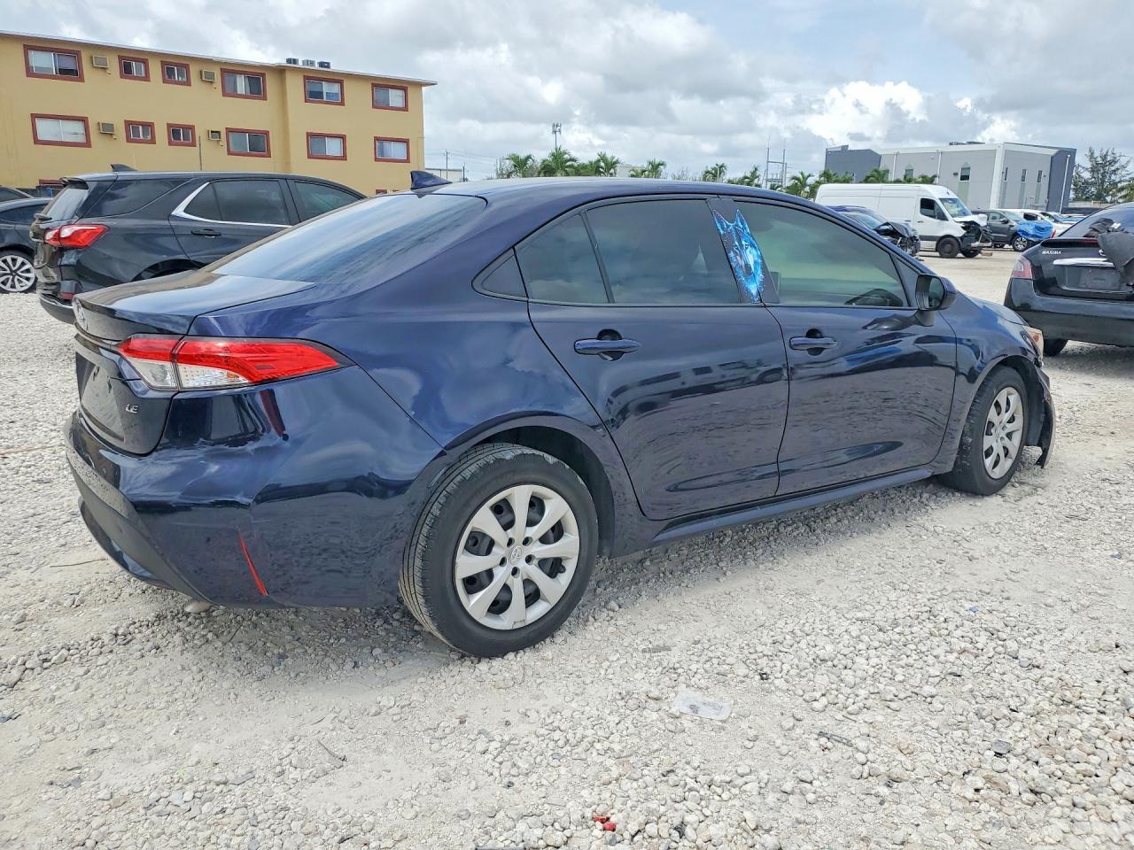 2020 Toyota Corolla Le - Image 3