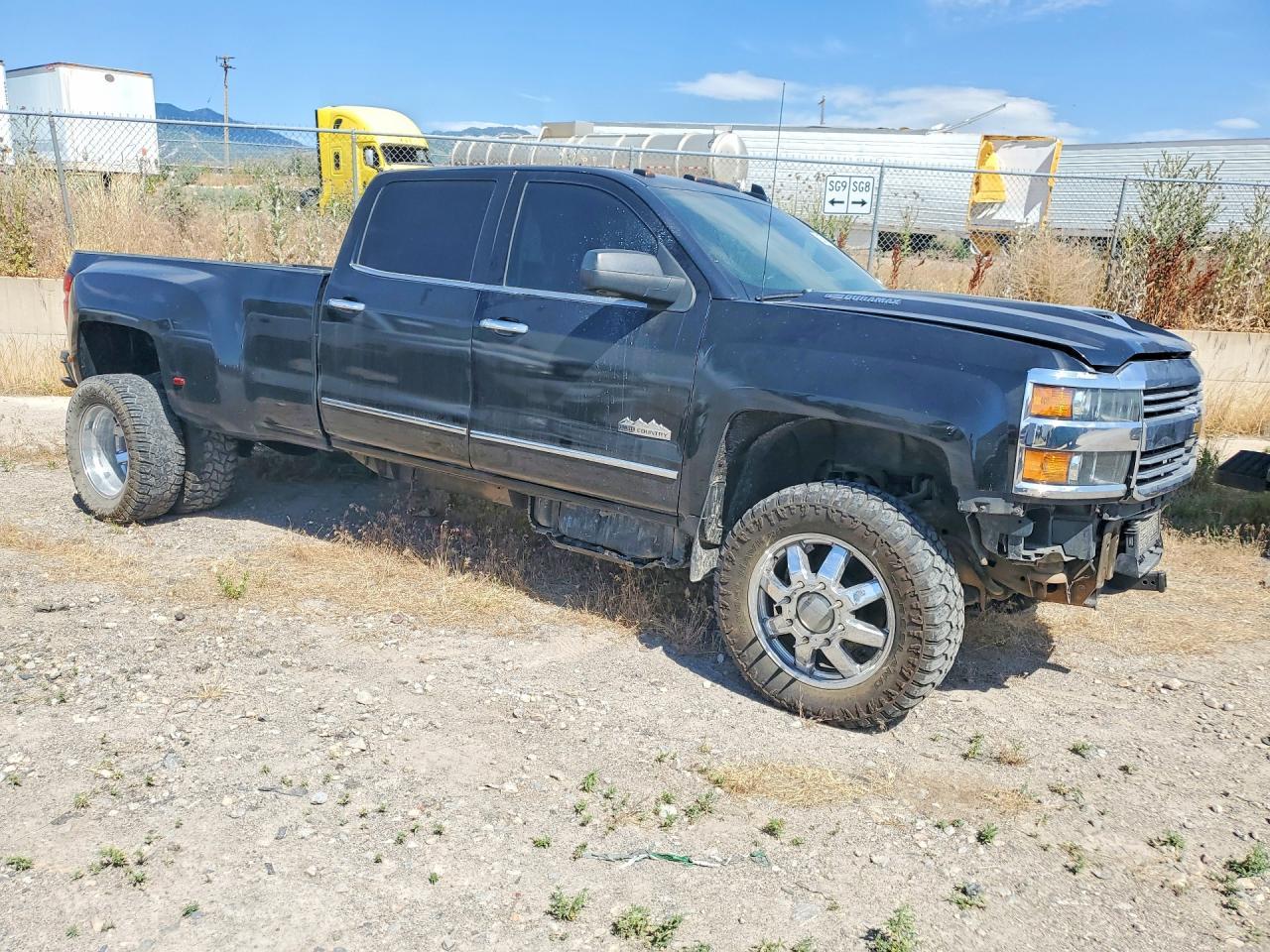 2017 Chevrolet Silverado K3500 High Country - Фото 4