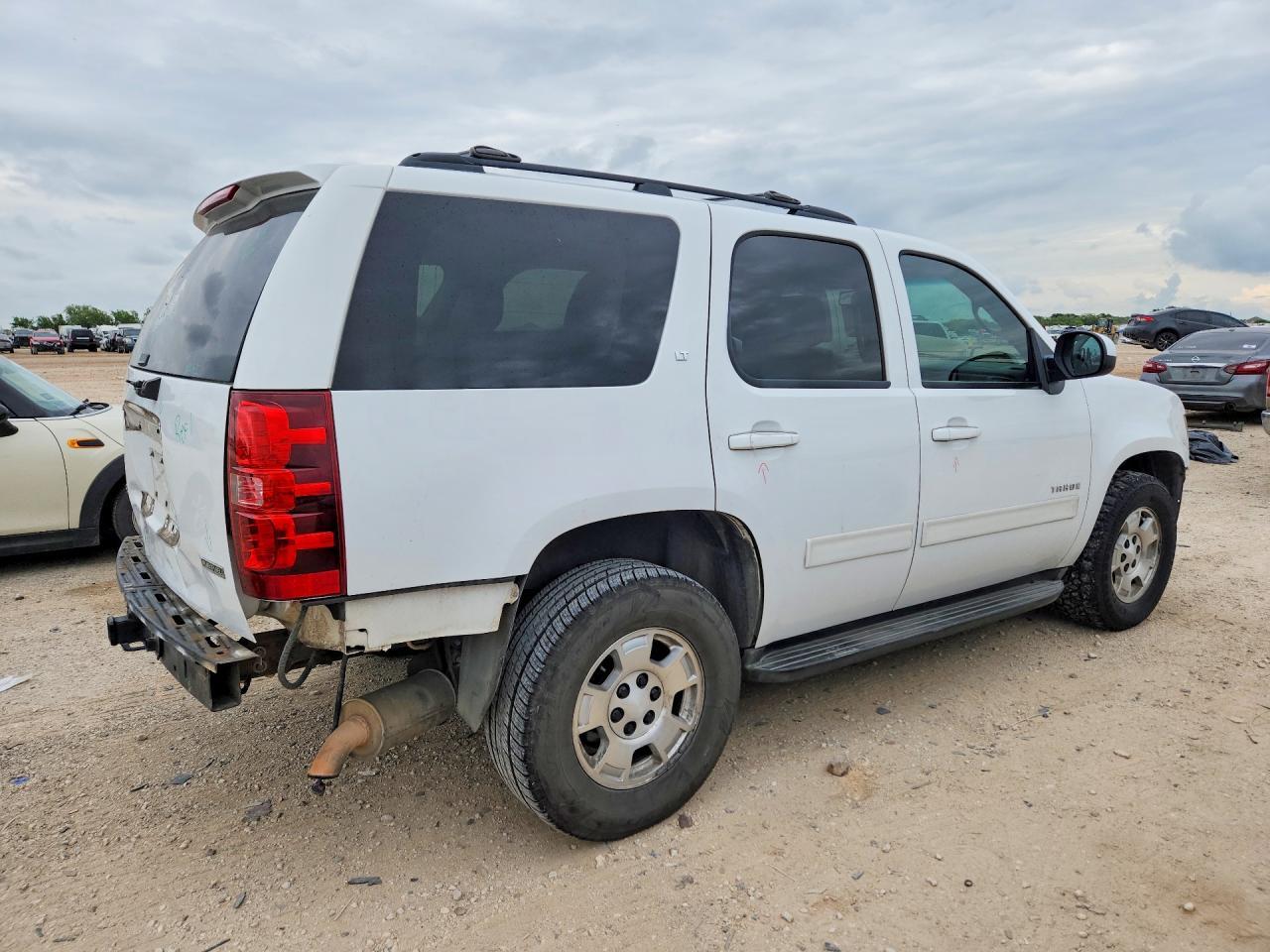 2012 Chevrolet Tahoe C1500 Lt - Image 3