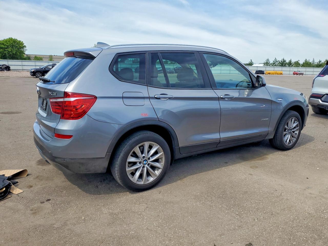 2017 BMW X3 xDrive28I - Фото 3