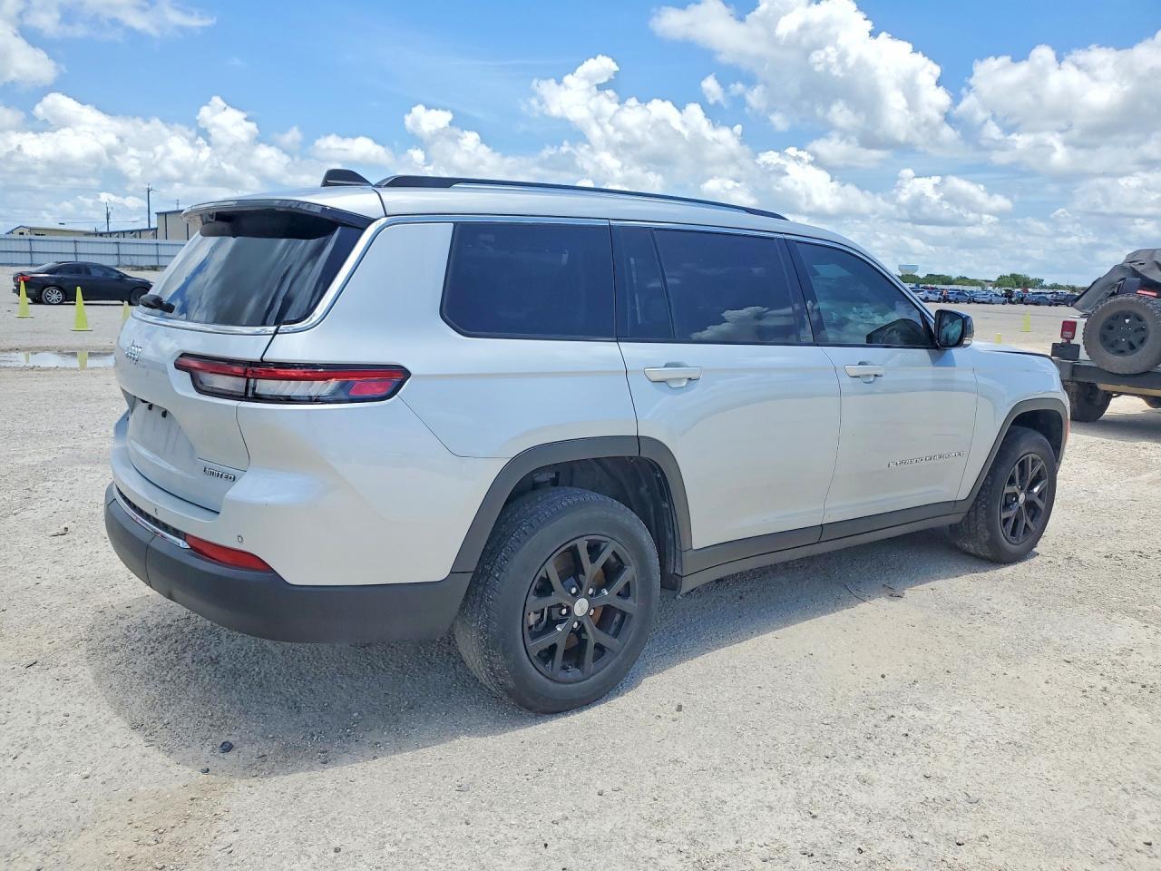 2022 Jeep Grand Cherokee L Limited - Image 3