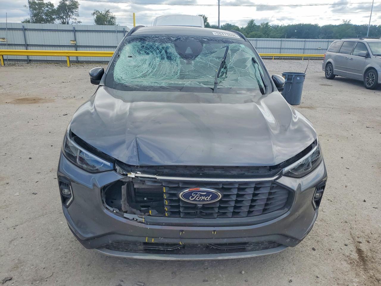 2023 Ford Escape Platinum - Image 5
