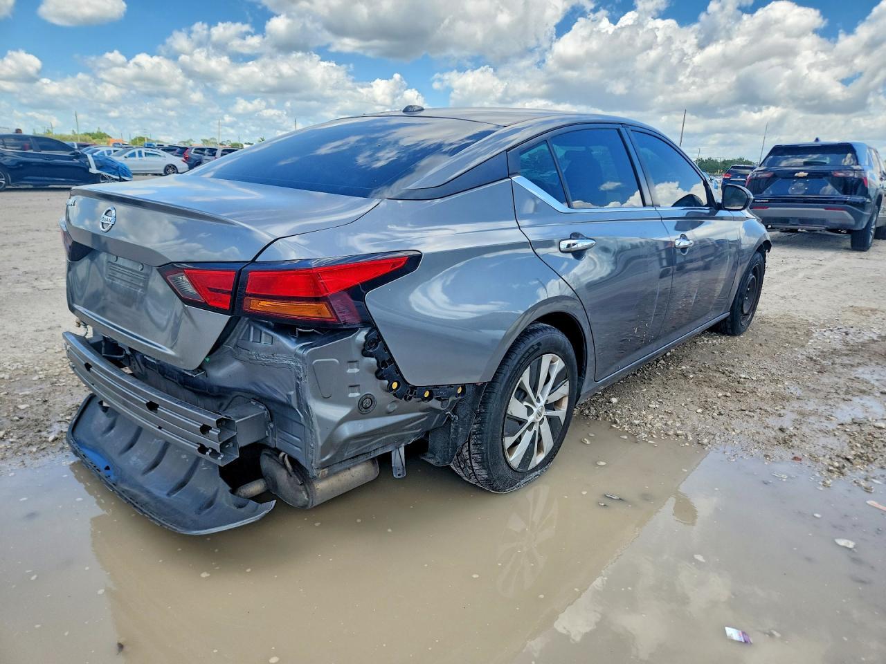 2020 Nissan Altima S - Фото 3
