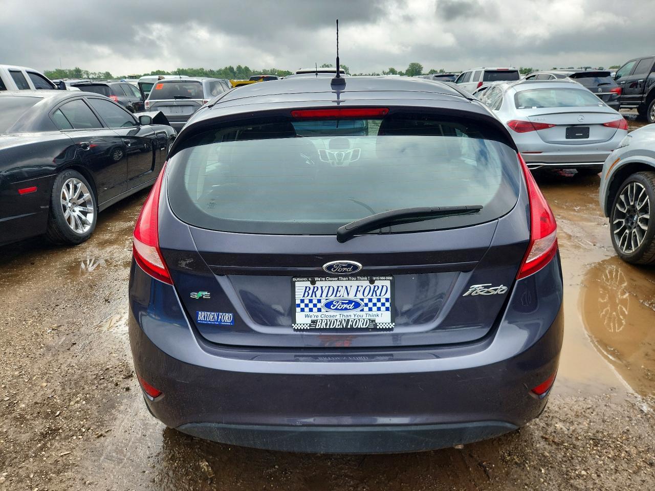 2013 Ford Fiesta Se - Фото 6