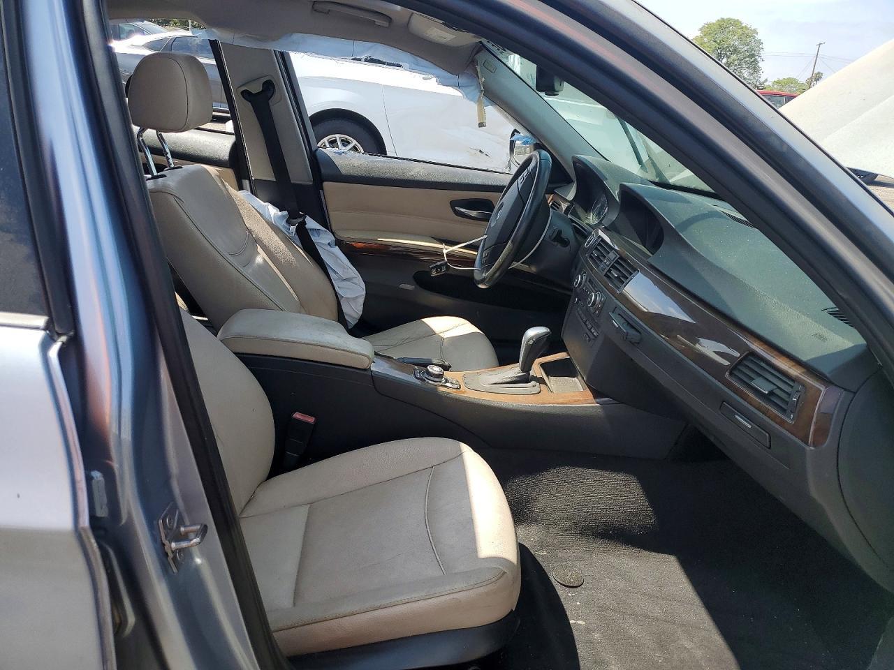 2011 BMW 328 I - Image 7