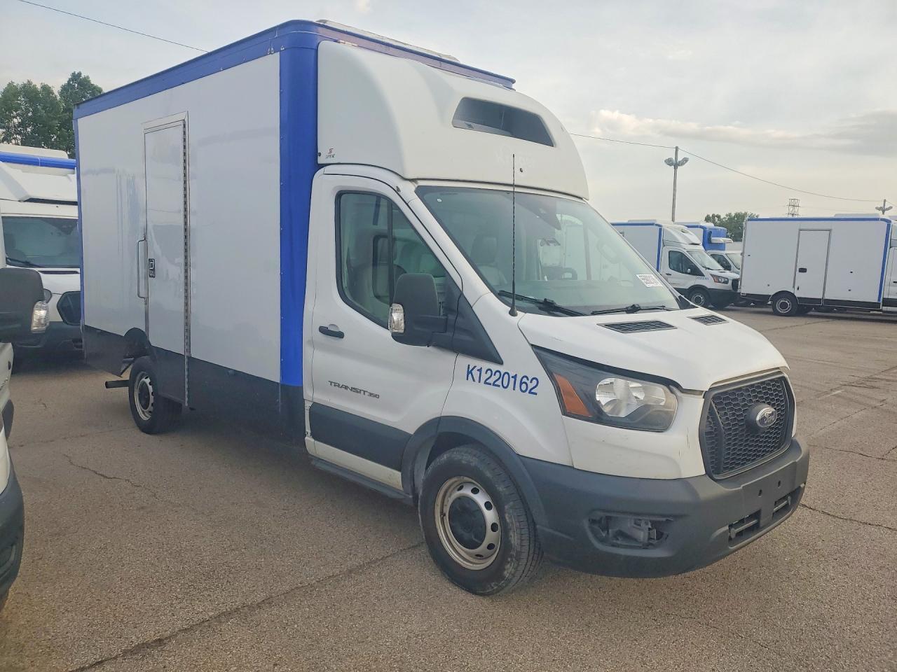 2021 Ford Transit Delivery Truck - Фото 4
