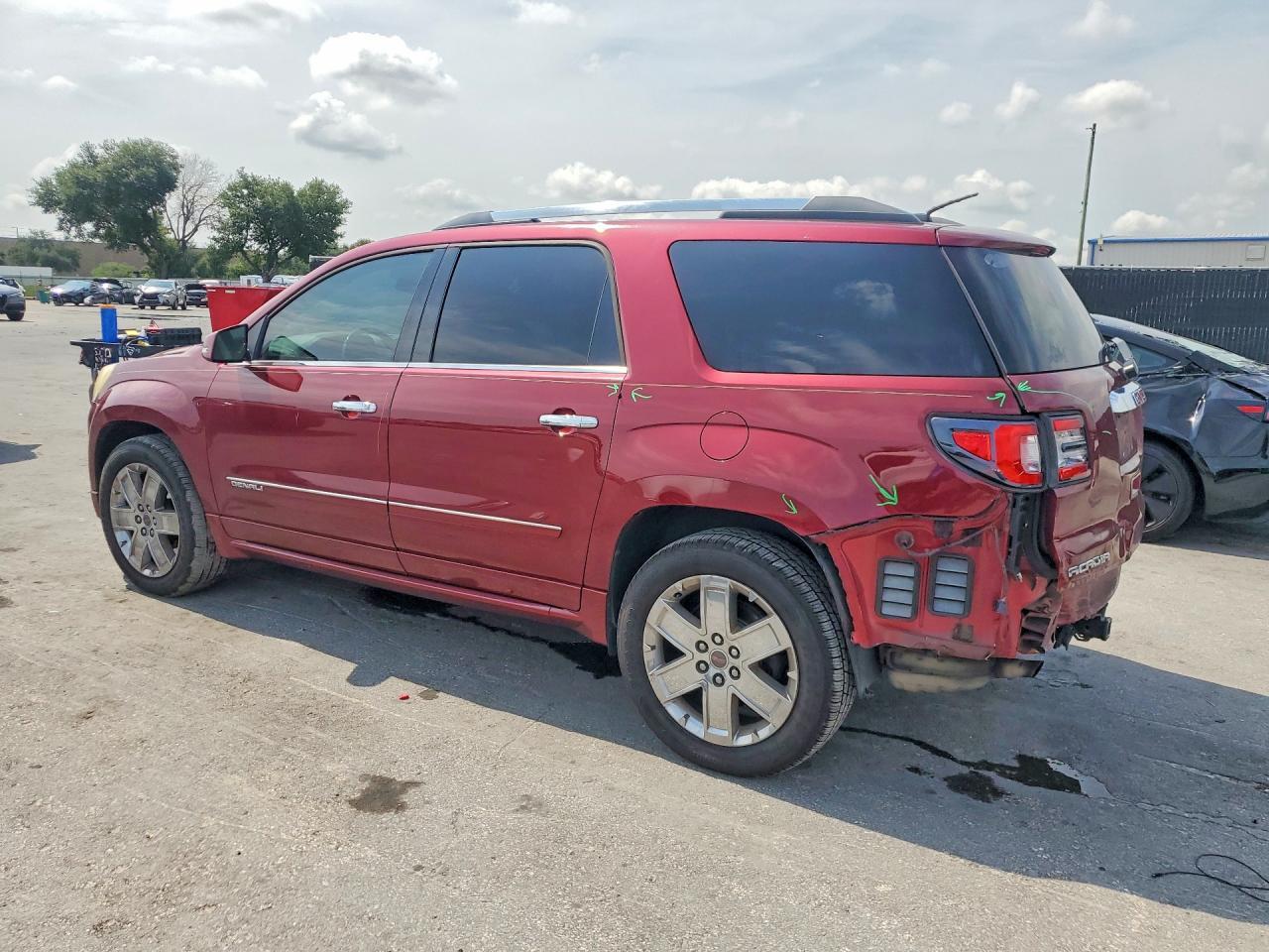 2016 GMC Acadia Denali - Фото 2