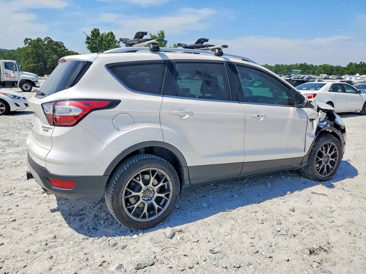 2017 Ford Escape Titanium - Фото 3