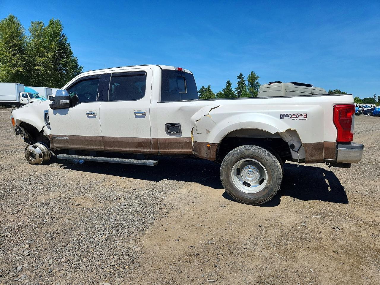 2019 Ford F350 Super Duty - Фото 2