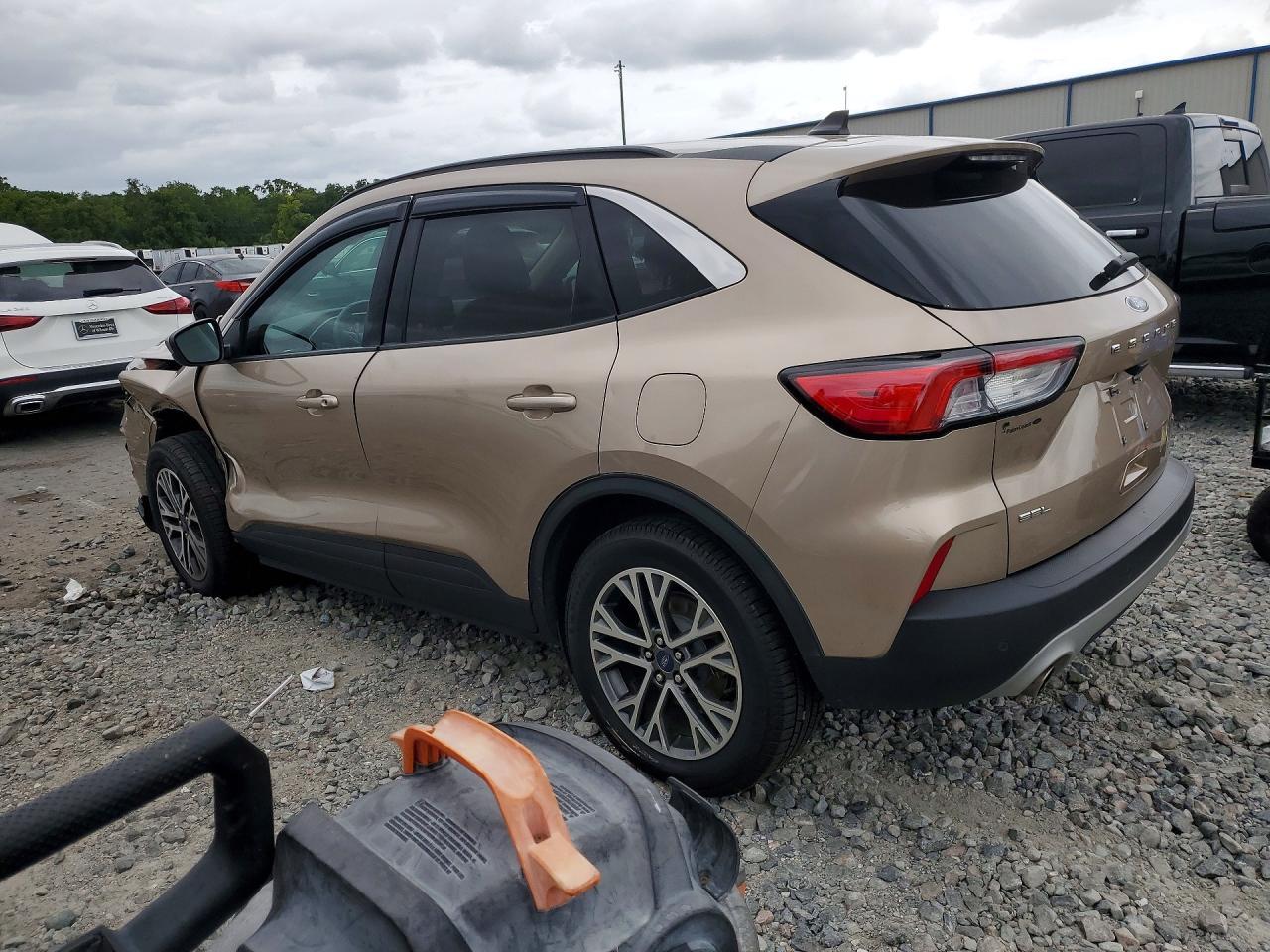 2020 Ford Escape Sel - Фото 2